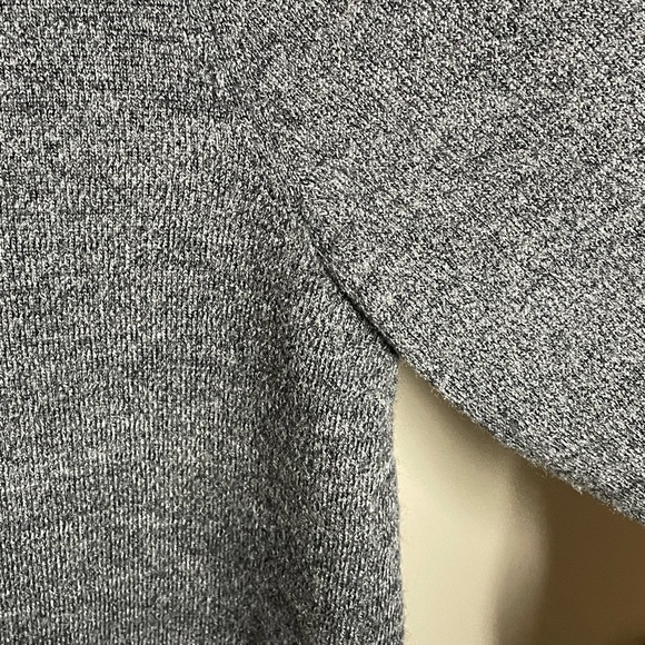 Banana Republic Black Gray Marled Sweater 100% Extra Fine Merino Wool Size M - Picture 4 of 8